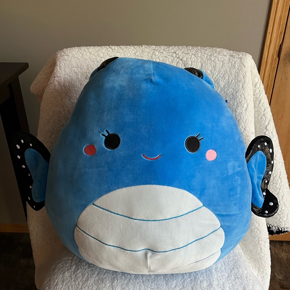 Willa Squishmallow 16”